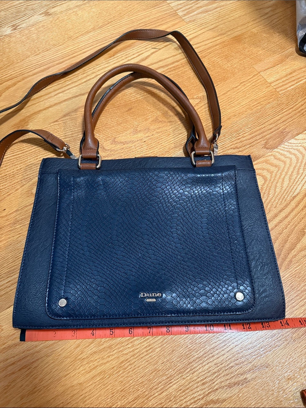 🆕 Navy and Tan Textured Satchel